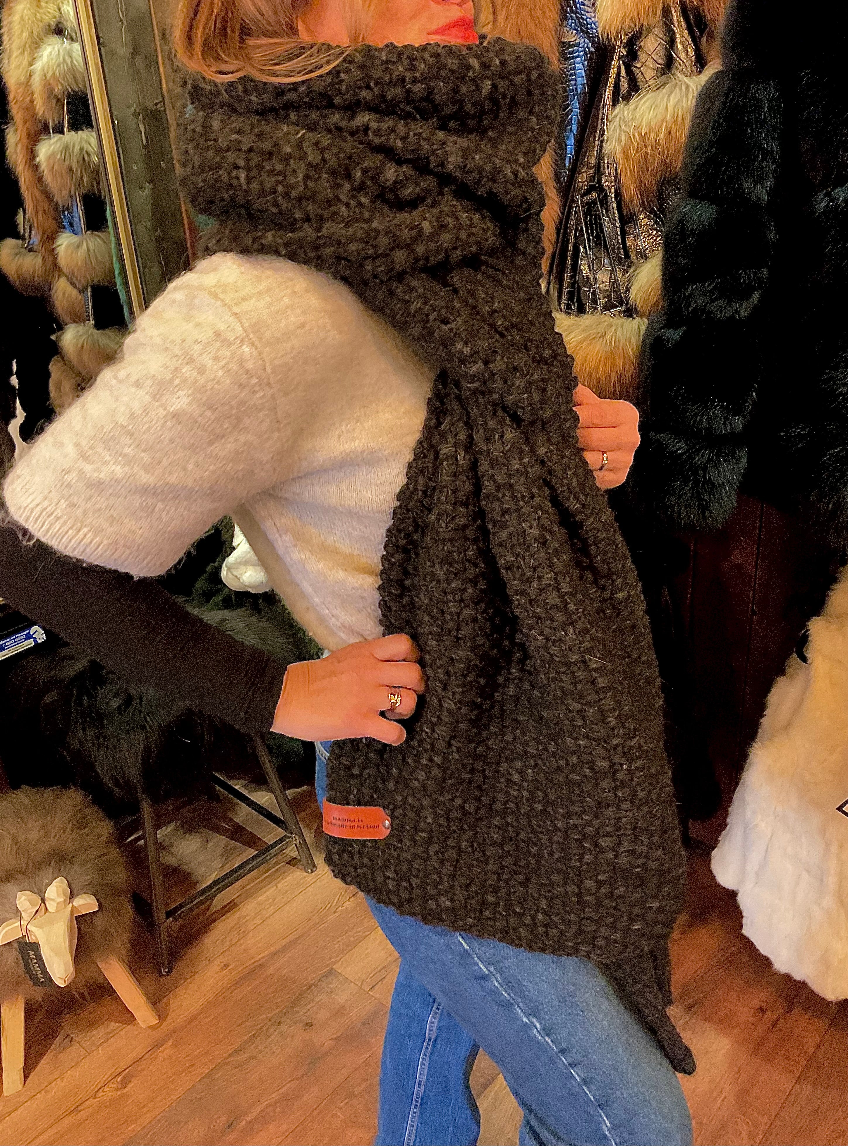 Handmade Black Shal Xlarge - Mamma Reykjavík