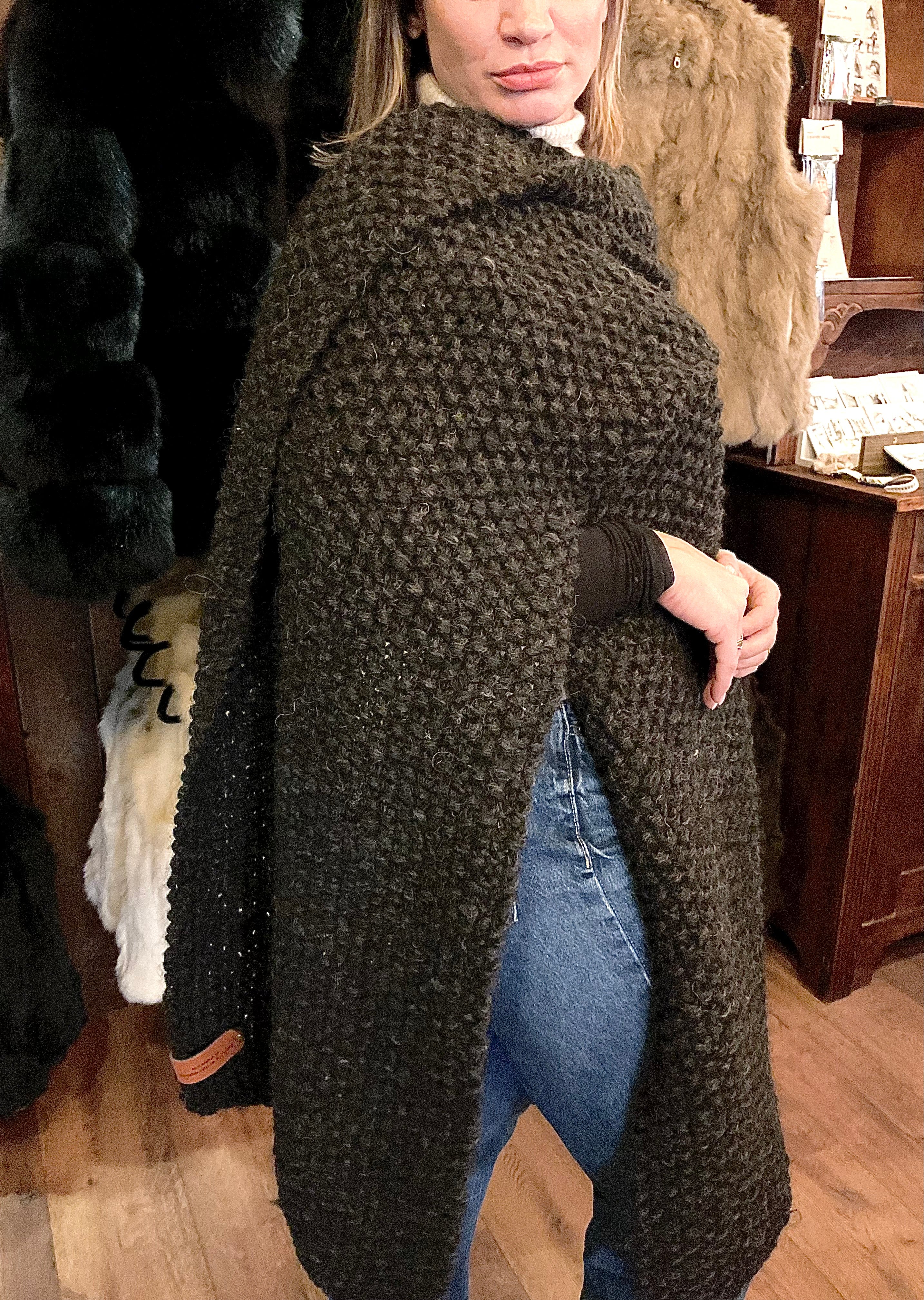 Handmade Black Shal Xlarge - Mamma Reykjavík