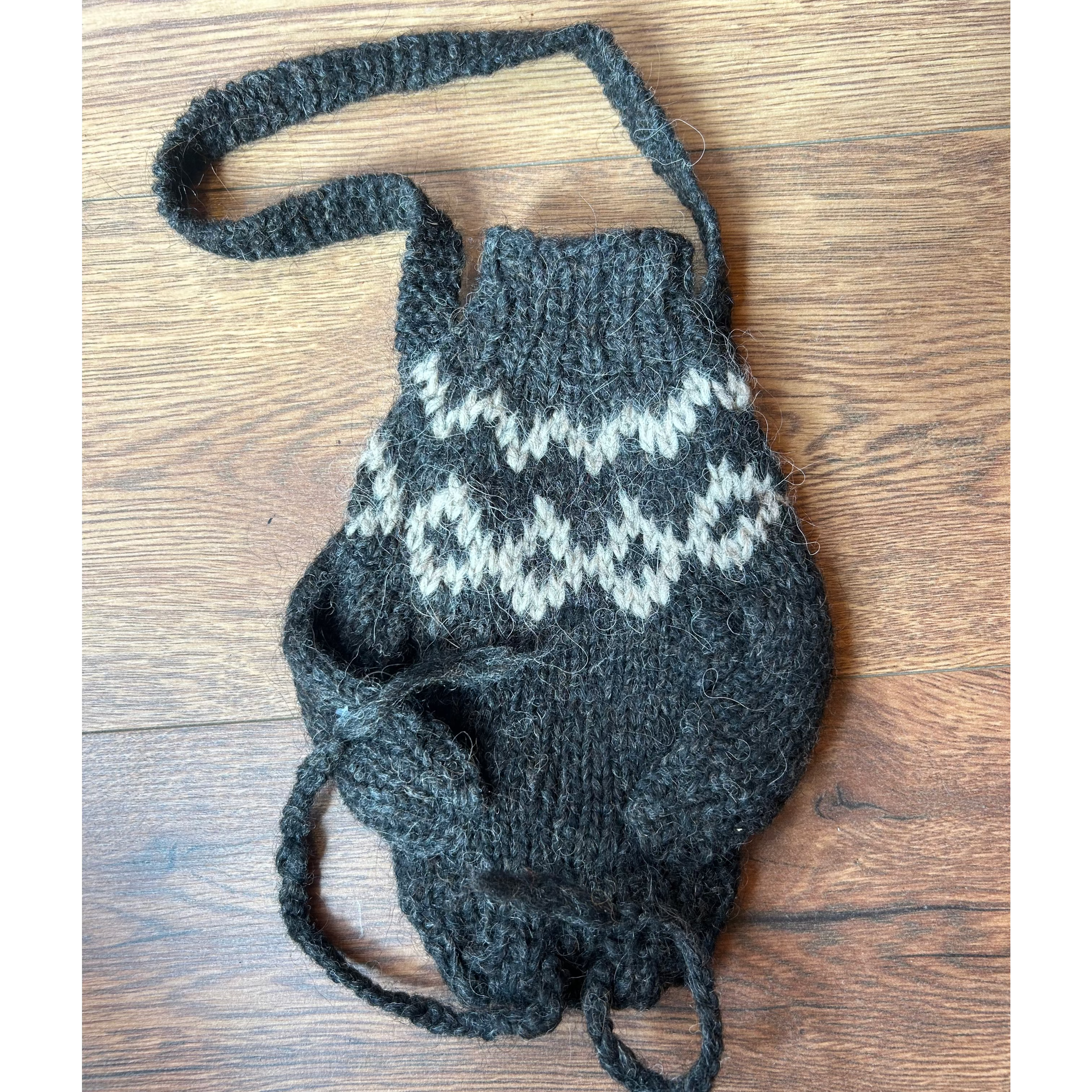 Flöskupeysur - Handmade Bottle Sweater